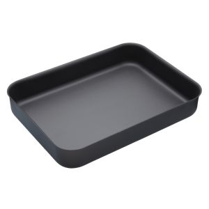 medium sized roasting pan made from anodised, extra tough metal